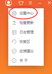 普京在红场与朝鲜军官拥抱